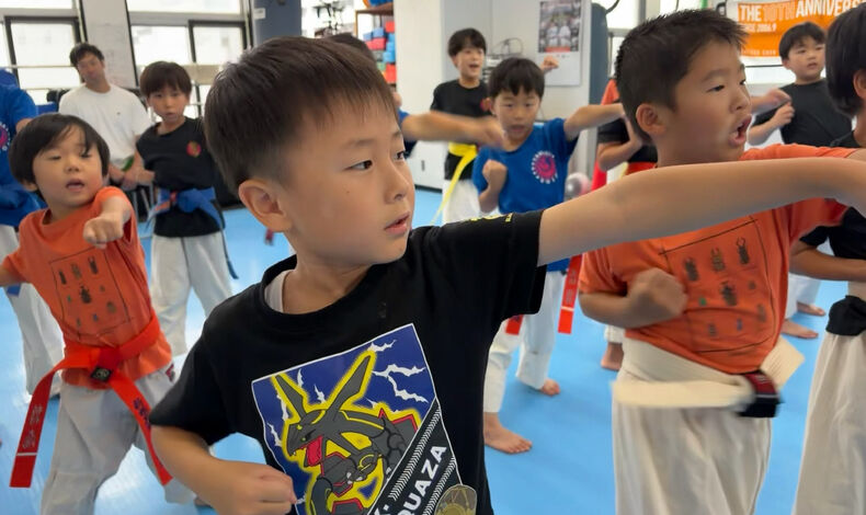 画像9831：開催中の「明石まちゼミ」講座に小1の男の子が参加くれました